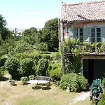 Le Domaine Du Meunier Guest house Mortagne-sur-Gironde