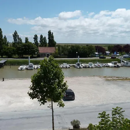 Le Domaine Du Meunier Mortagne-sur-Gironde