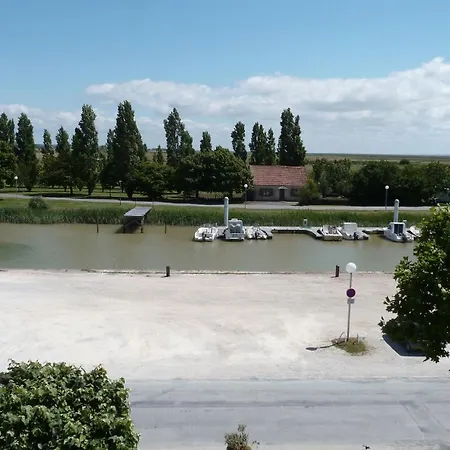Le Domaine Du Meunier Guest house Mortagne-sur-Gironde